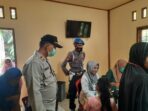Polsek Bunut Lakukan Monitoring dan Pengamanan Penyerahan BLT.