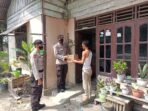 Jalin Kedekatan dan Kepedulian Dengan Masyarakat, Polsubsektor Pelalawan Salurkan Bansos Kepada Warga Terdampak Covid-19.